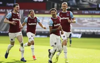 West Ham 2-1 Tottenham: Lingard tỏa sáng, Moyes lần đầu thắng Mourinho