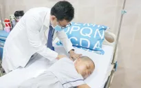 Cứu bé gái bị xe tông chấn thương sọ não khi đi chúc Tết cùng bà
