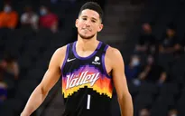 Devin Booker tiếp tục trở thành "người đóng thế"