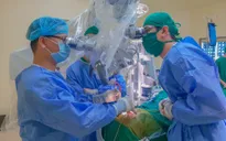 Đau đầu, nhìn mờ, vào viện phát hiện khối u ở hốc mắt