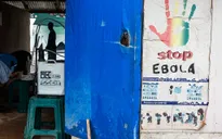 CDC Mỹ cảnh báo hạn chế đi lại đối với các quốc gia có dịch Ebola