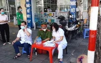 Mạnh tay xử phạt các trường hợp không đeo khẩu trang tại phố cổ Hà Nội