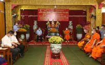 Phó Thủ tướng Trương Hòa Bình thăm và chúc Tết tăng ni phật tử Khmer