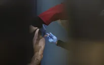 Châu Âu phản đối “hộ chiếu vaccine”