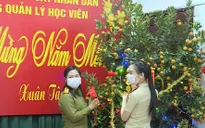 Nhiều sinh viên Lào lần đầu được đón Tết tại Việt Nam