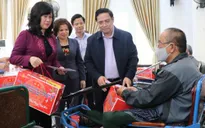 Thăm hỏi, tặng quà các thương bệnh binh nhân dịp Tết Nguyên đán