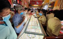 Bất ngờ đảo chiều, giá vàng bật tăng mạnh phiên đầu tuần