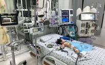 Bé 15 tháng mắc tay chân miệng biến chứng nặng