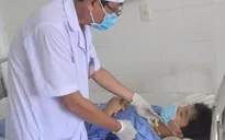 Vướng vào dây giăng công trường, nam thanh niên bị đứt khí quản
