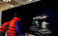 Đưa 40 ngư dân trên tàu cá hỏng máy về bờ an toàn