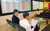 Cổ phiếu ngân hàng đắt khách, VN-Index tăng điểm