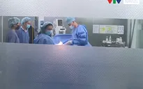 Cô gái trẻ lở loét vùng hông sau khi tiêm mỡ tự thân