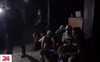 Cảnh sát Brazil phá tụ điểm với hàng trăm người trong phòng kín, không đeo khẩu trang