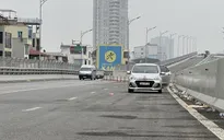 Dừng đỗ xe bừa bãi tại đường vành đai 2 trên cao