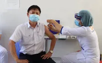 Bà Rịa - Vũng Tàu: 100 cán bộ, nhân viên y tế được tiêm ngừa vaccine COVID-19