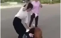 Sở Giáo dục và Đào tạo Hà Nội yêu cầu giải quyết dứt điểm vụ 2 nữ sinh đánh nhau, lột áo