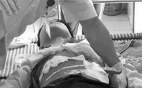 Trêu đùa nhau trong lúc tan học, nam sinh lớp 9 rút dao đâm bạn