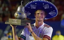 Vượt qua Tsitsipas, Alexander Zverev lên ngôi vô địch Mexico mở rộng 2021