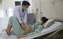 Cấp cứu nam sinh 15 tuổi thủng tạng rỗng do ăn uống, sinh hoạt thiếu khoa học