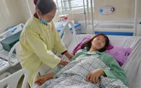 Người phụ nữ trẻ đột quỵ khi đang đi chợ