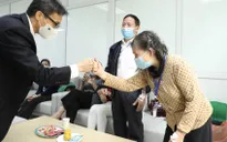 Phó Thủ tướng Vũ Đức Đam thăm, động viên nghiên cứu viên, tình nguyện viên tiêm thử nghiệm vaccine Nano Covax