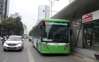 Bus nhanh BRT chậm, ít khách: Thử nghiệm thất bại sao vẫn tồn tại?