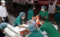 Bệnh nhân COVID-19 nặng nhất nước chuyển về Bệnh viện Chợ Rẫy