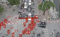 Vượt đèn đỏ “nhan nhản” giờ cao điểm ở Hà Nội: Phạt nguội sẽ là giải pháp?