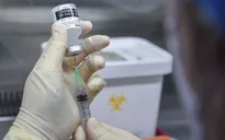 Nhiều nước chọn lối đi riêng nhằm "vá lỗ hổng" tiếp cận vaccine