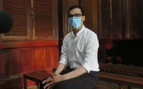 Tuyên phạt nam tiếp viên hàng không làm lây lan dịch COVID-19 hai năm tù treo