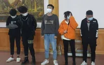 Tạm giữ tài xế chở người vượt biên trái phép
