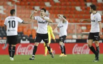 Valencia 2-1 Villarreal: Đội chủ nhà ngược dòng phút cuối