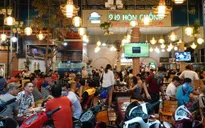 Từ hôm nay (9/3), TP Hồ Chí Minh cho mở cửa nhiều dịch vụ, tiếp tục cấm vũ trường, karaoke