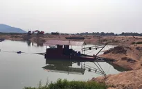Phớt lờ quy định, doanh nghiệp ngang nhiên "rút ruột" sông Ba
