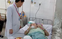 Tự đắp lá lên vết thương, bệnh nhân phải cắt cụt chân
