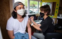 Nhiều bang tại Mỹ dừng tiêm vaccine Johnson & Johnson