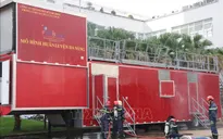 TP Hồ Chí Minh trình diễn phương tiện chữa cháy hiện đại