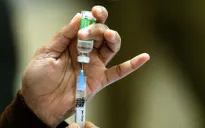 Giới khoa học phát triển “siêu vaccine” ngừa được mọi biến thể SARS-CoV-2