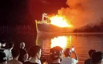 2 tàu cá cháy rụi trong đêm, thiệt hại hàng tỷ đồng