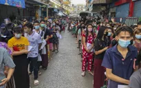 Số ca mắc mới tăng khủng hoảng, Thái Lan phạt nặng người không đeo khẩu trang