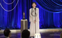 Nữ đạo diễn châu Á đầu tiên giành Đạo diễn xuất sắc của Oscar: Giải thưởng này giành cho người có dũng khí giữ sự tốt đẹp