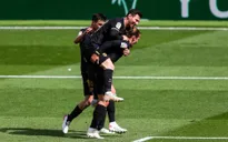 Griezmann toả sáng, Barca bắt kịp Real Madrid trong khi Atletico sảy chân