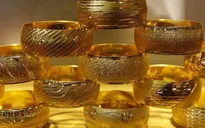 Giá vàng giảm gần nửa triệu đồng/lượng