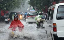 Hà Nội tắc nghẽn vì mưa lớn đầu tuần