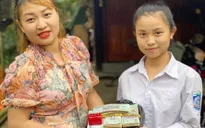Nữ sinh trả lại 300 triệu đồng và 3 cây vàng nhặt được