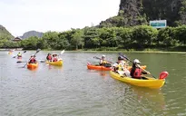 Tràng An đón du khách đi đôi với tăng cường phòng, chống dịch COVID-19