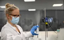 Vaccine COVID-19 dạng xịt có thể ngăn ngừa virus hiệu quả hơn