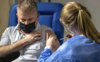Italy triển khai tiêm vaccine ngừa COVID-19 tại các hiệu thuốc
