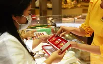 Đảo chiều ngoạn mục, giá vàng tăng vài trăm nghìn đồng