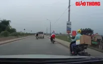 Nam thanh niên đầu trần vượt ẩu bị ô tô tông trực diện